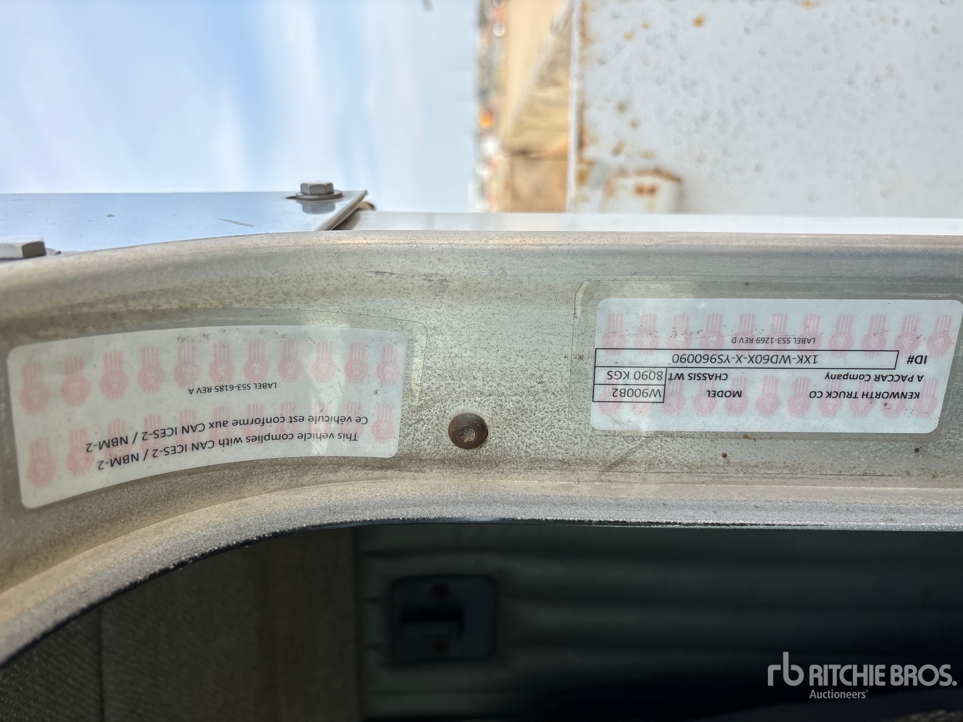 2000 Kenworth W900