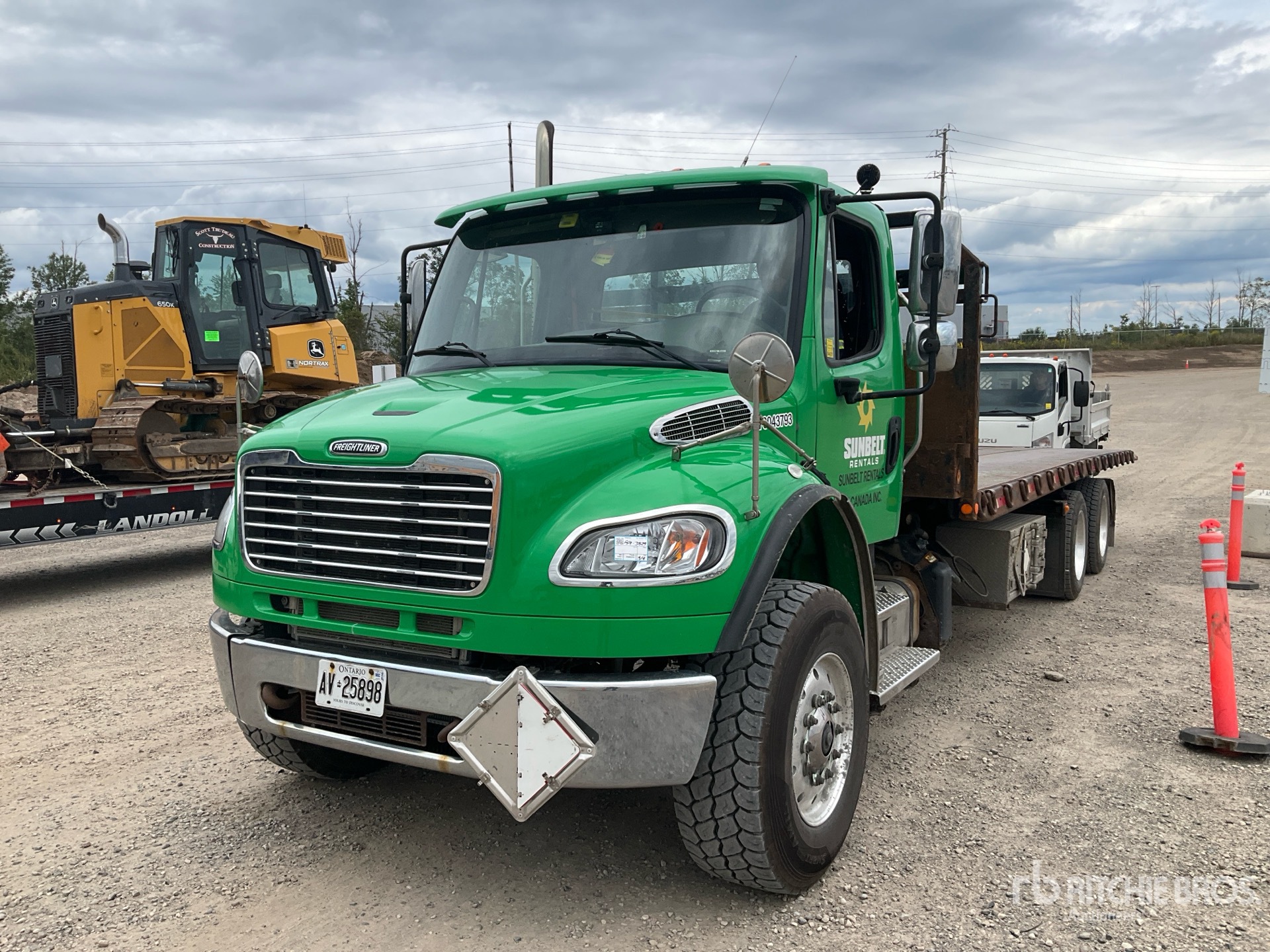 2019 Freightliner M2 106