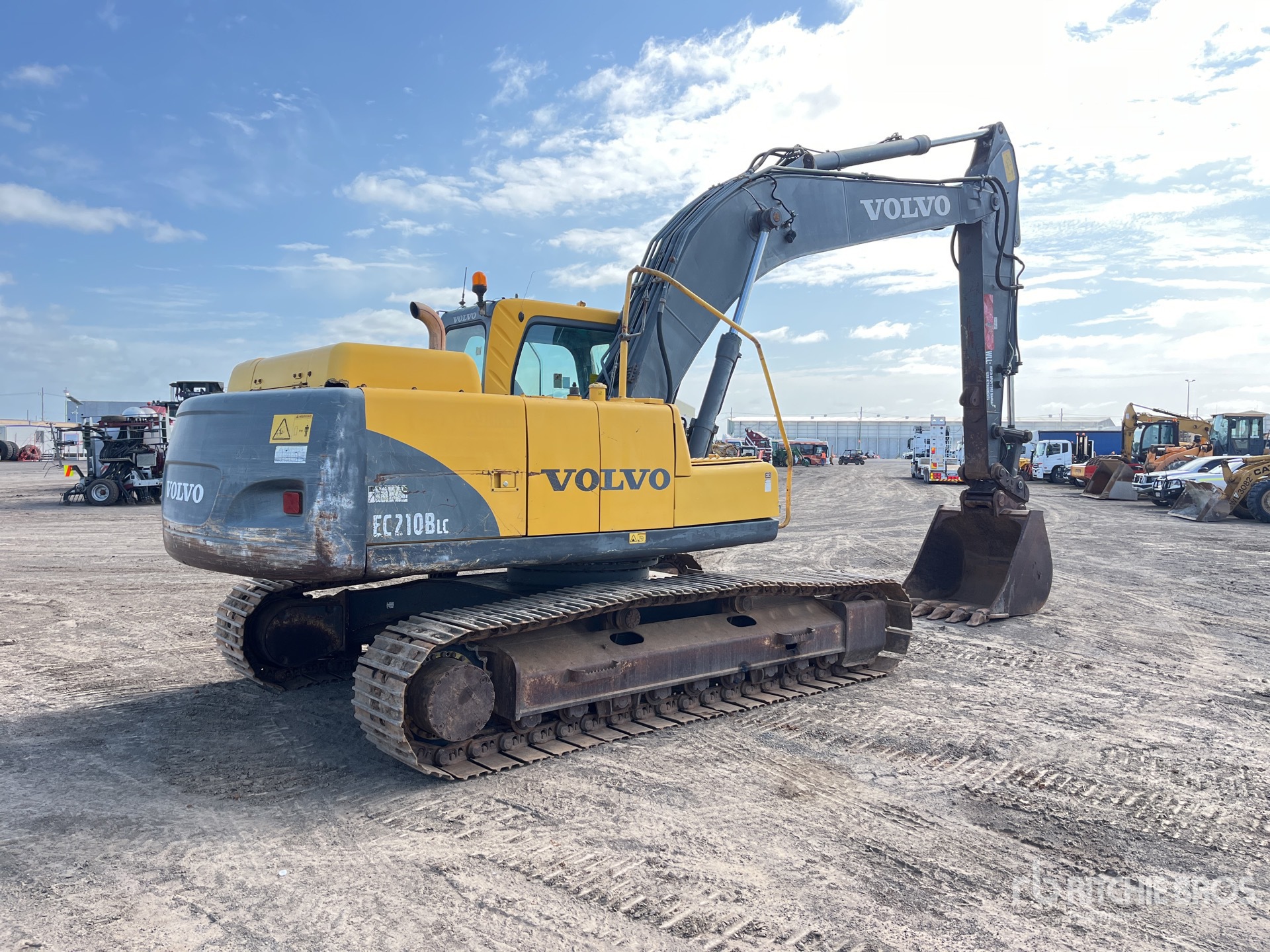 2004 Volvo EC210B LC