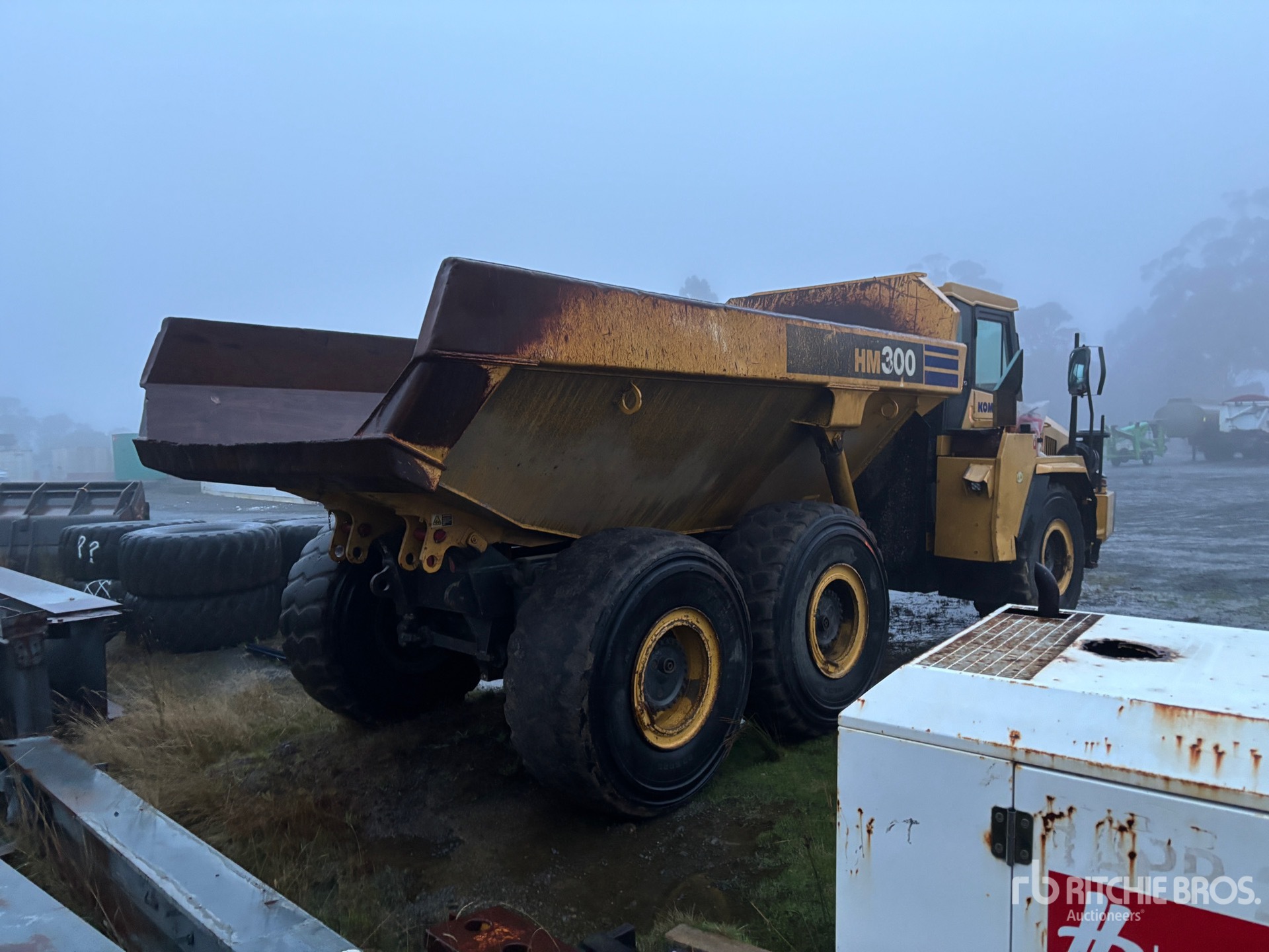 Komatsu HM300-1