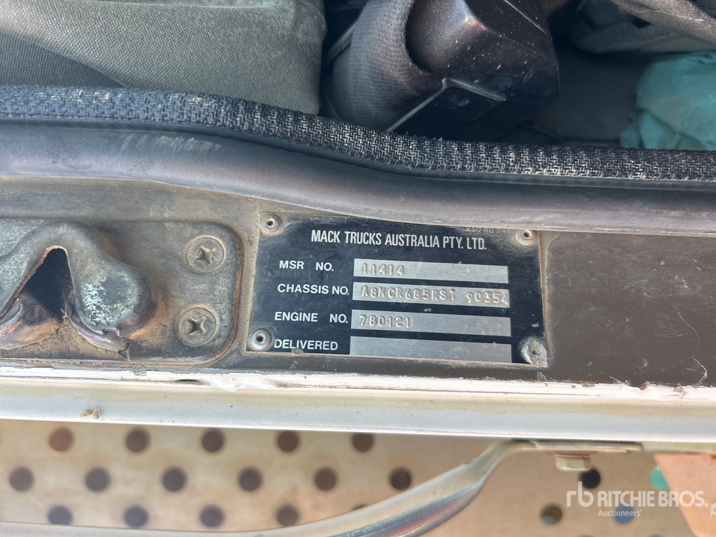 General Appearance with Numéro de série/Numéro d'identification du véhicule automobile