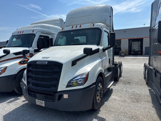 2020 Freightliner Cascadia 126 6x4 T/A Day Cab Truck Tractor (Inoperable)