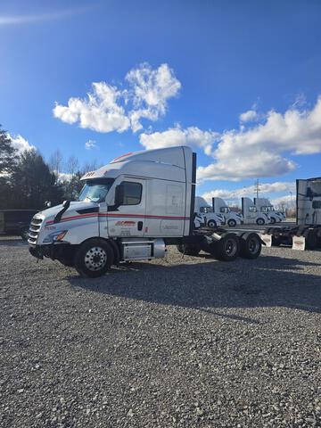 2024 Freightliner Cascadia T/A Sleeper Truck Tractor (Inoperable)