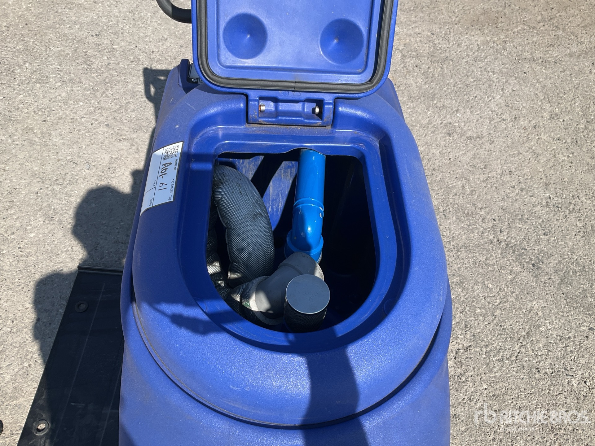 Tennant  WALK-BEHIND ELECTRIC