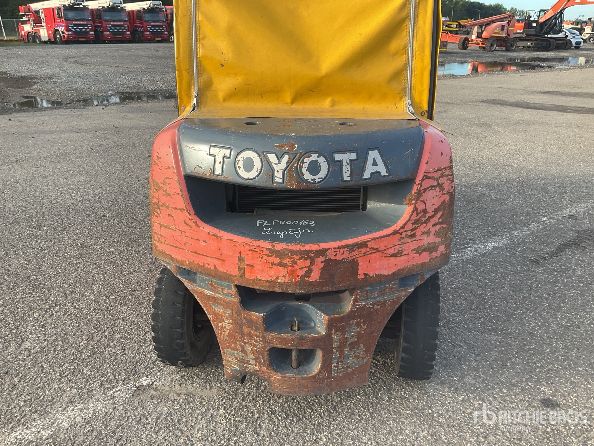 2012 Toyota 02-8FDF20