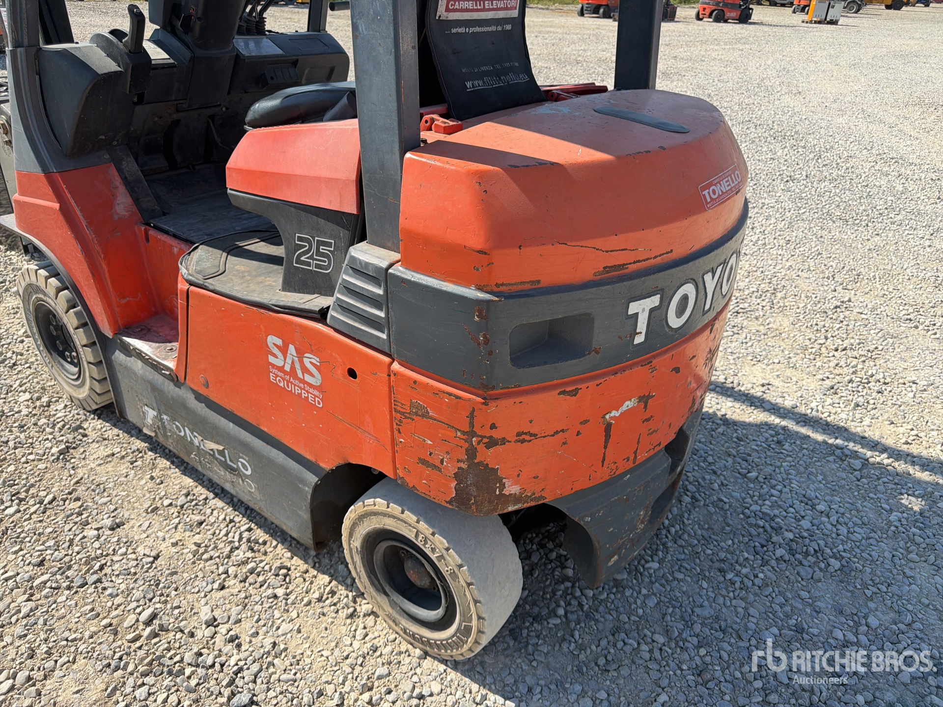 2000 Toyota 7FBH25