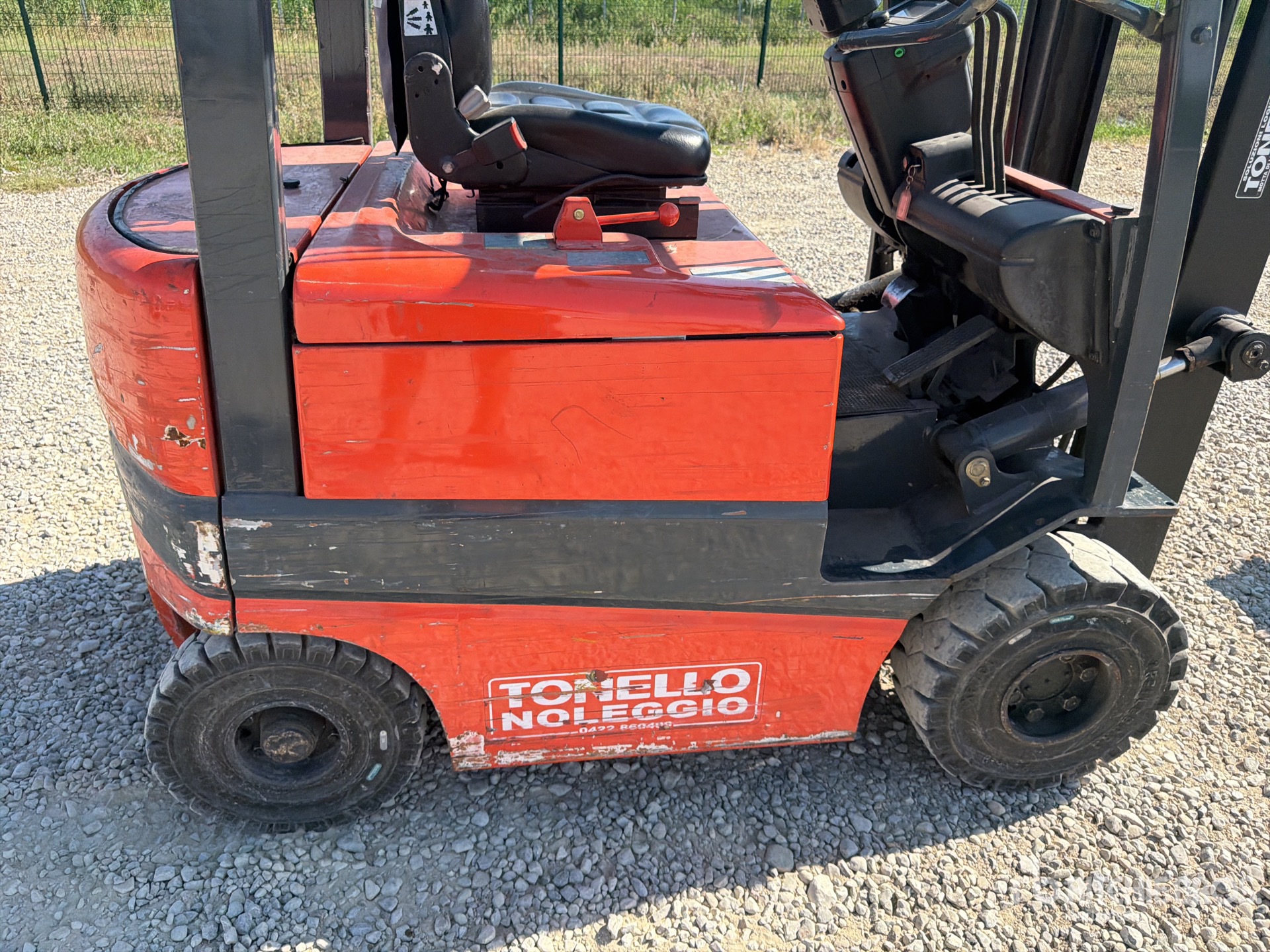 2002 Toyota FBMF16