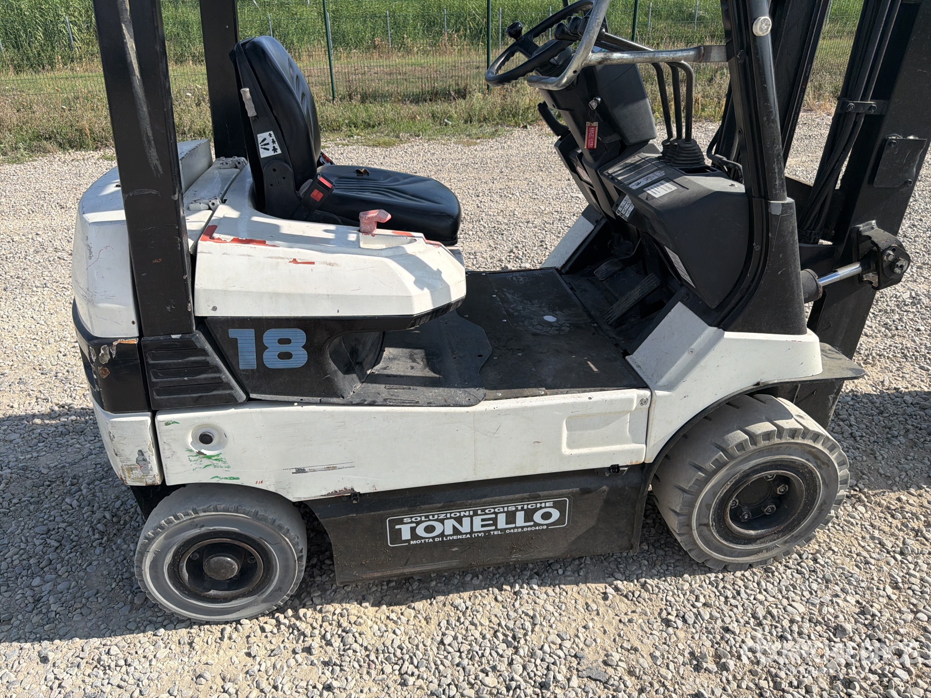 2004 Toyota FB18
