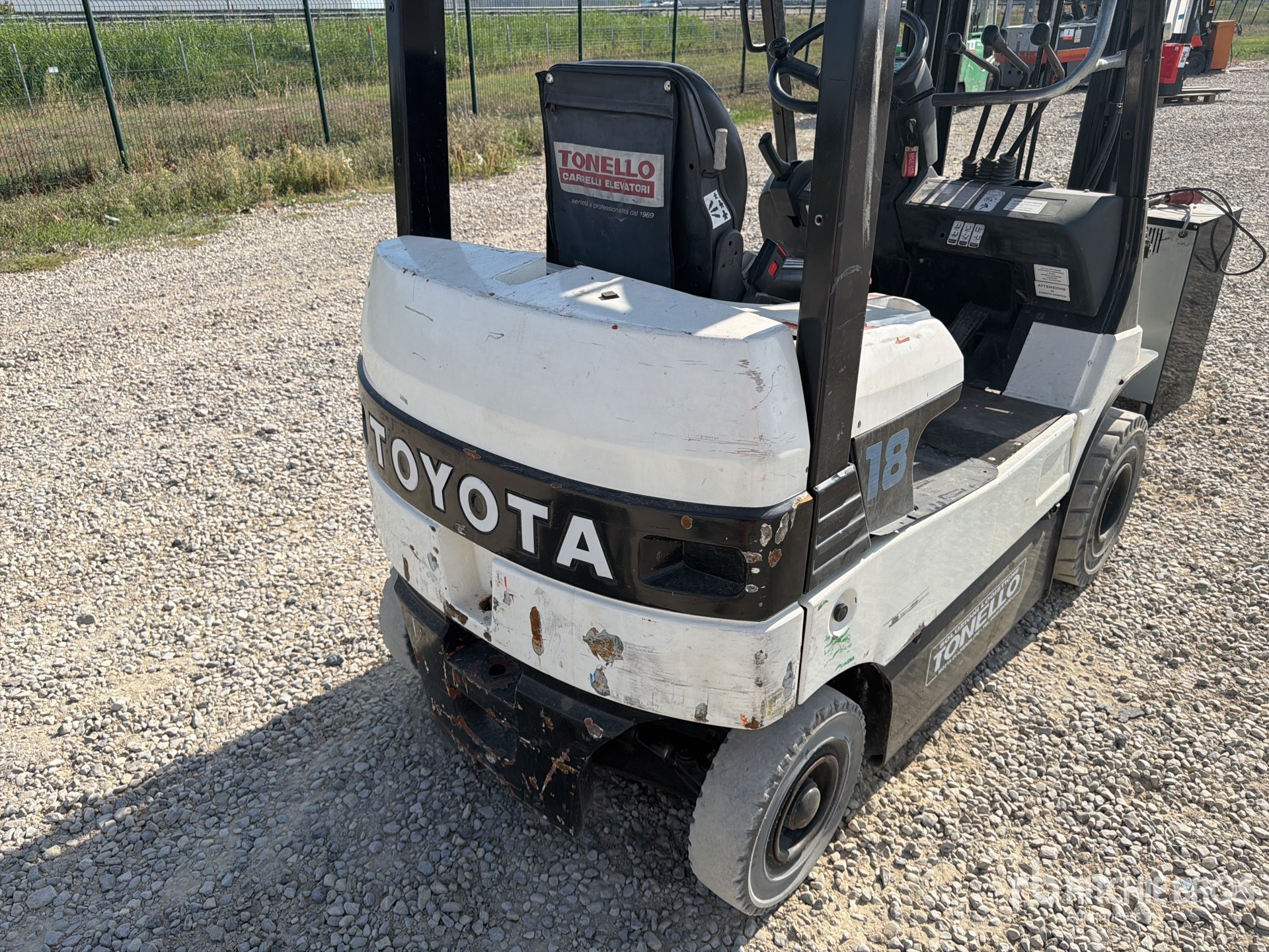 2004 Toyota FB18