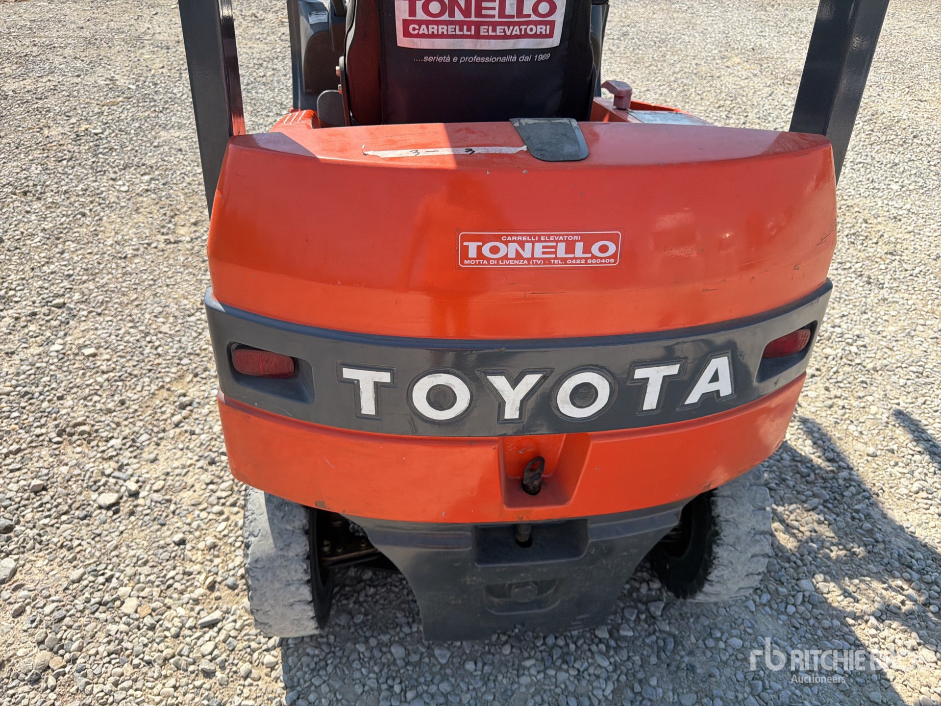 2000 Toyota 7FB15