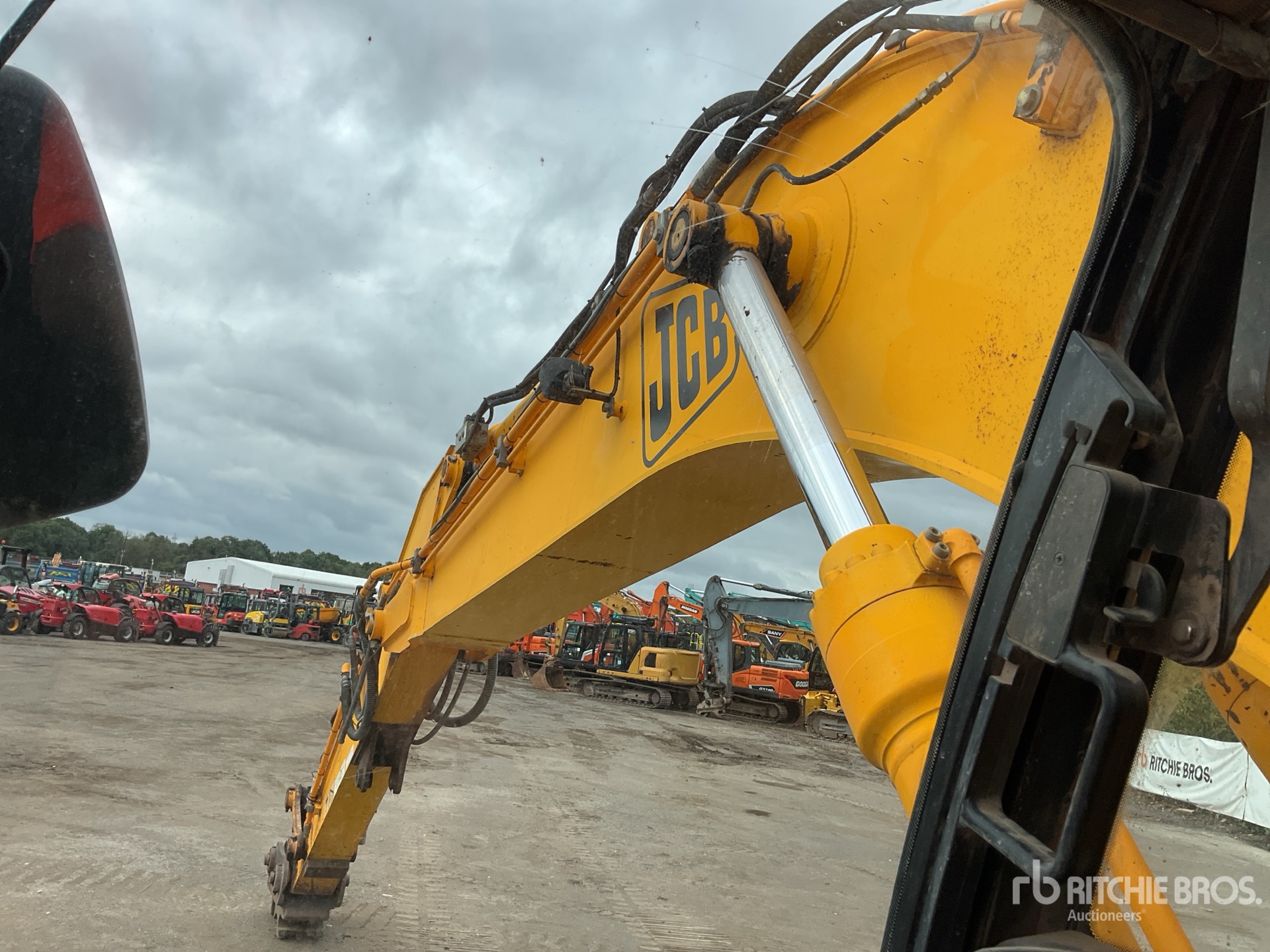 2008 JCB JS200LC