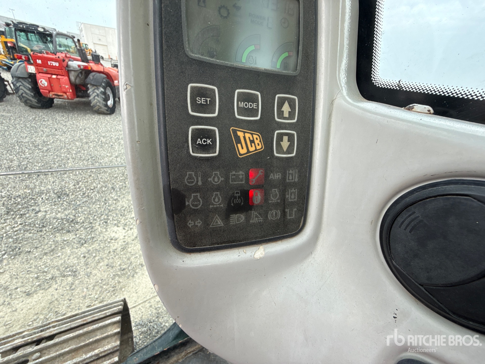 2002 JCB JS130