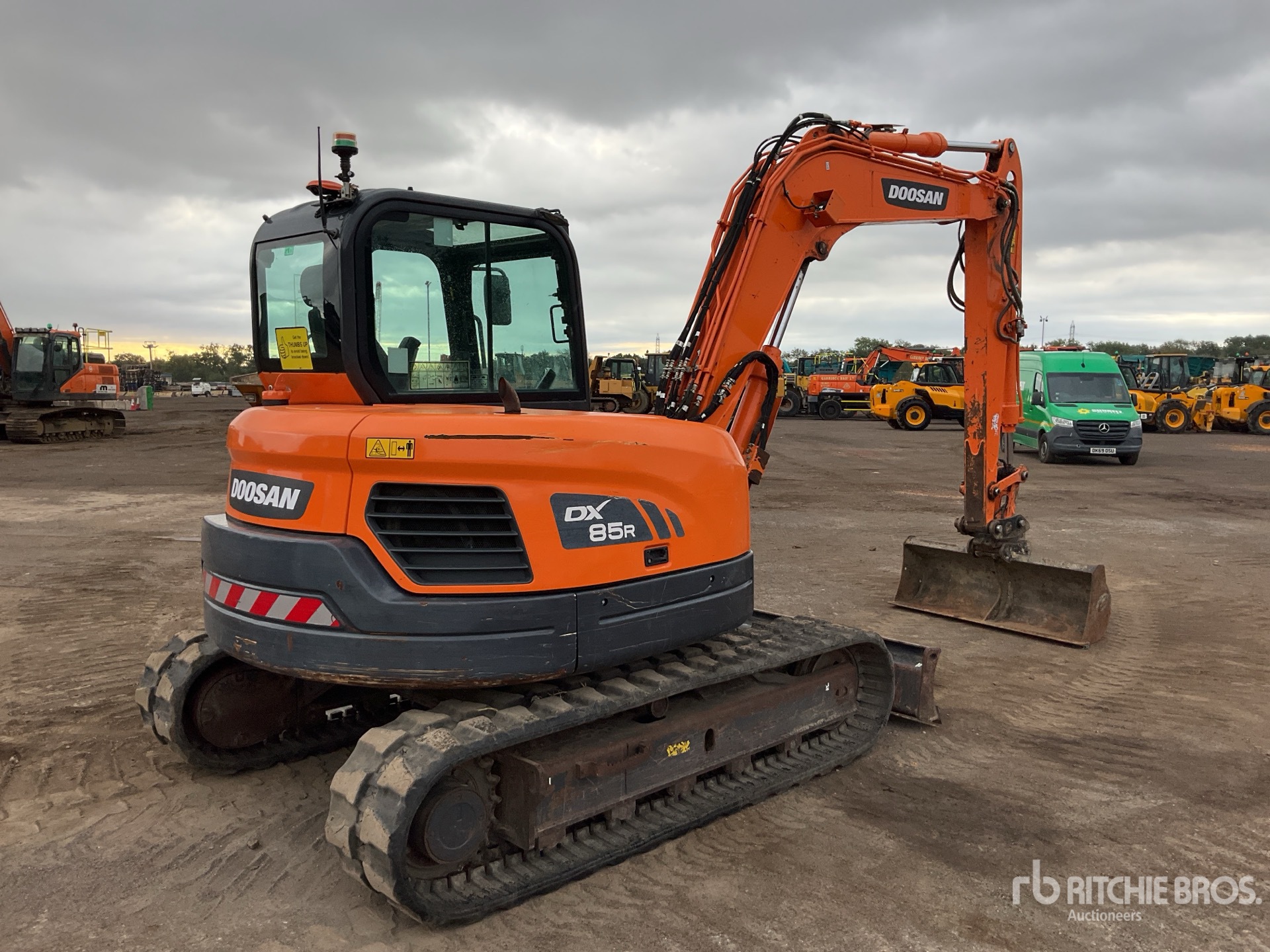 2022 Doosan DX85R-3