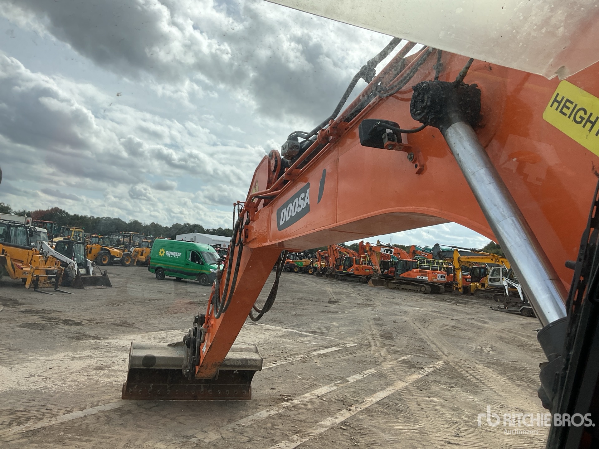 2021 Doosan DX140LC-5