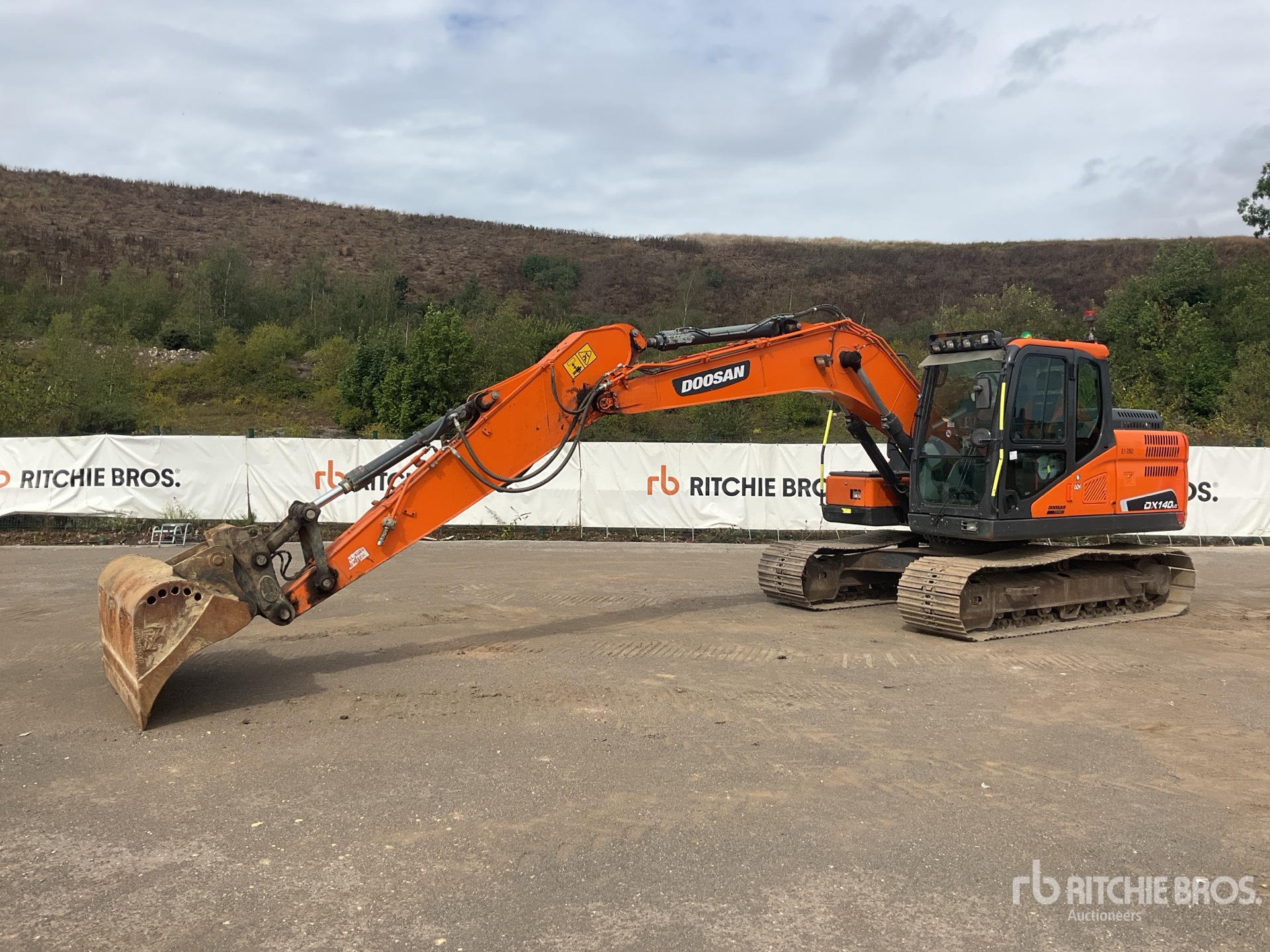 2021 Doosan DX140LC-5