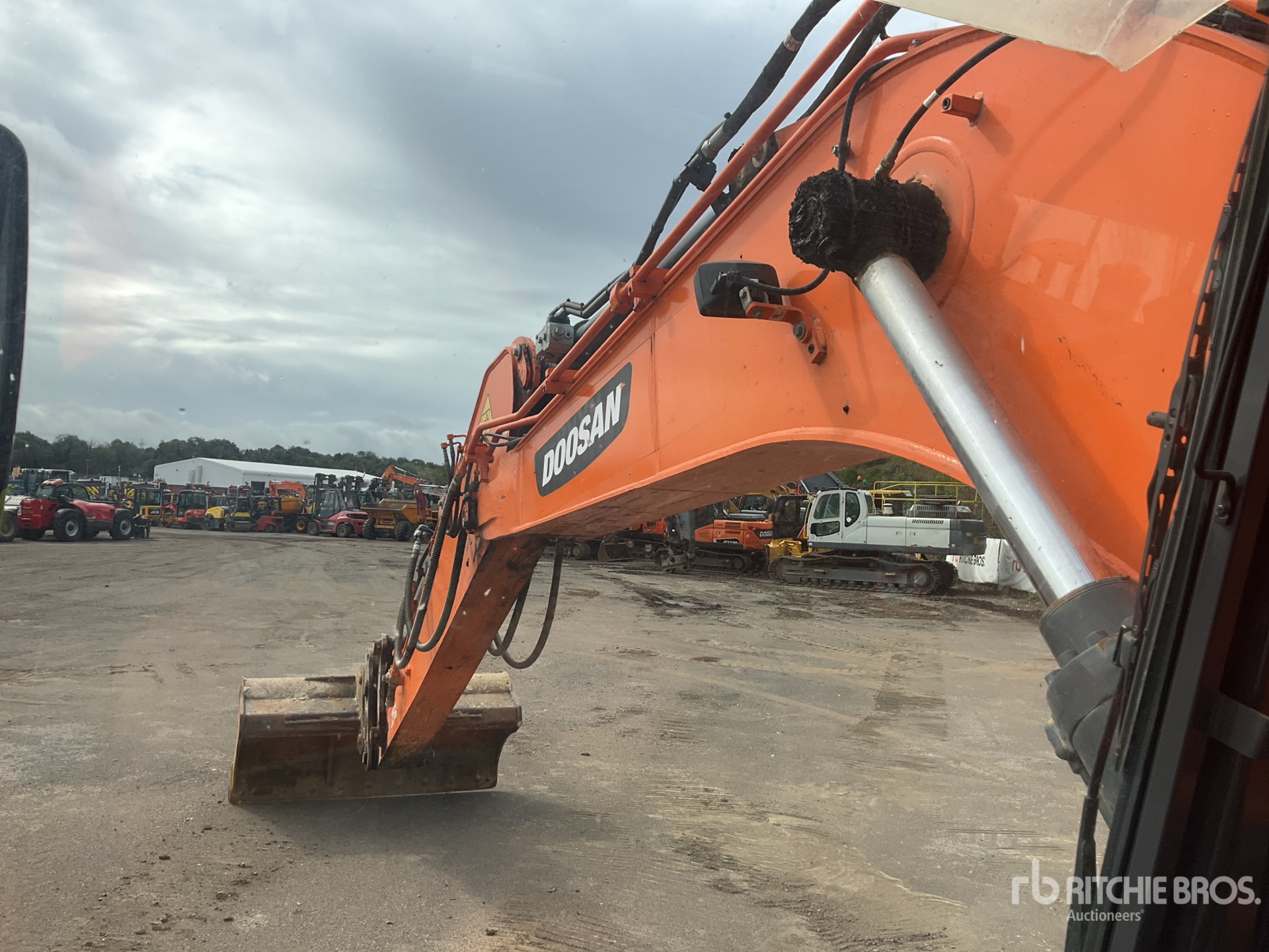 2021 Doosan DX140LC-5