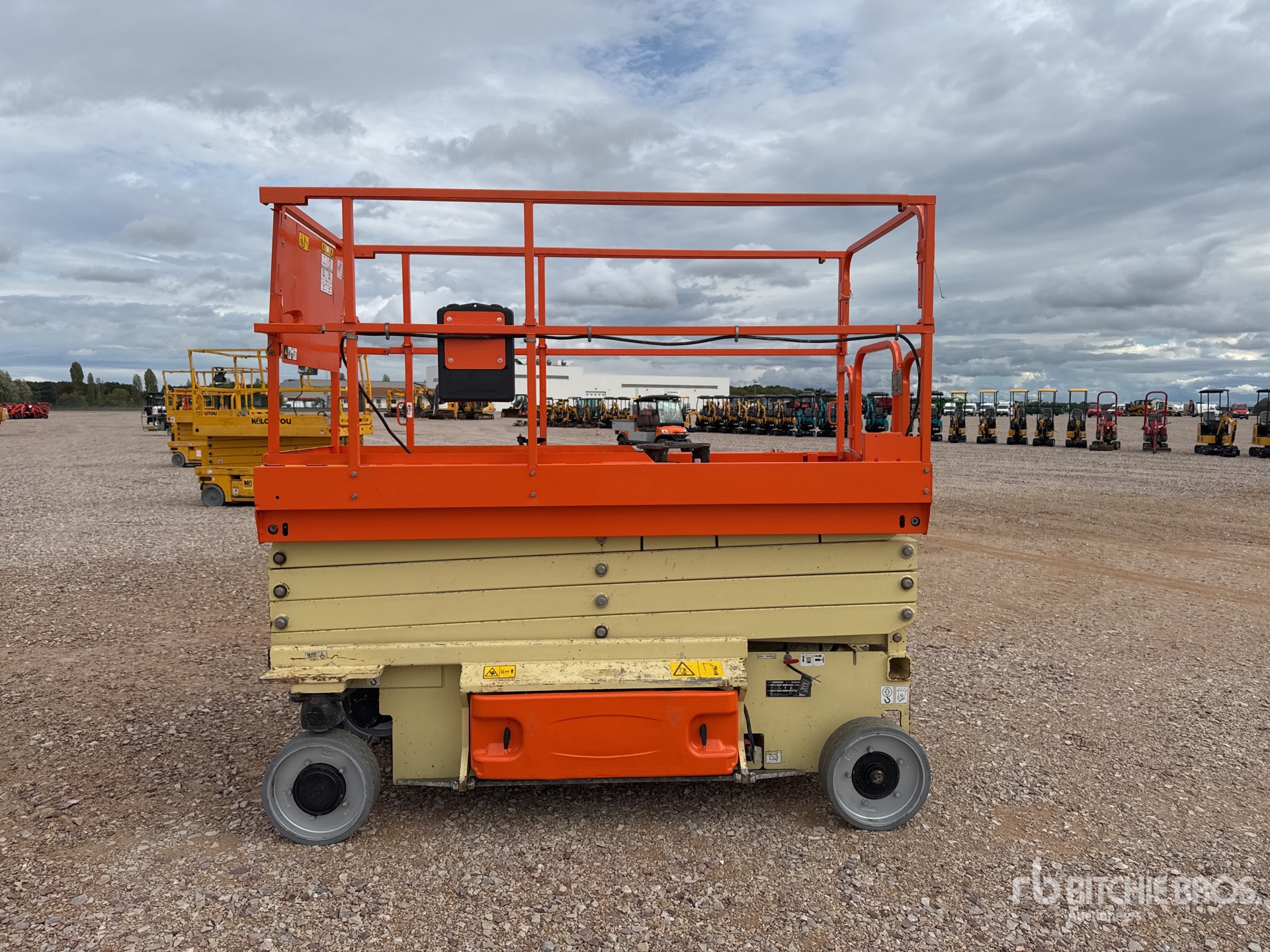 2015 JLG 3246ES