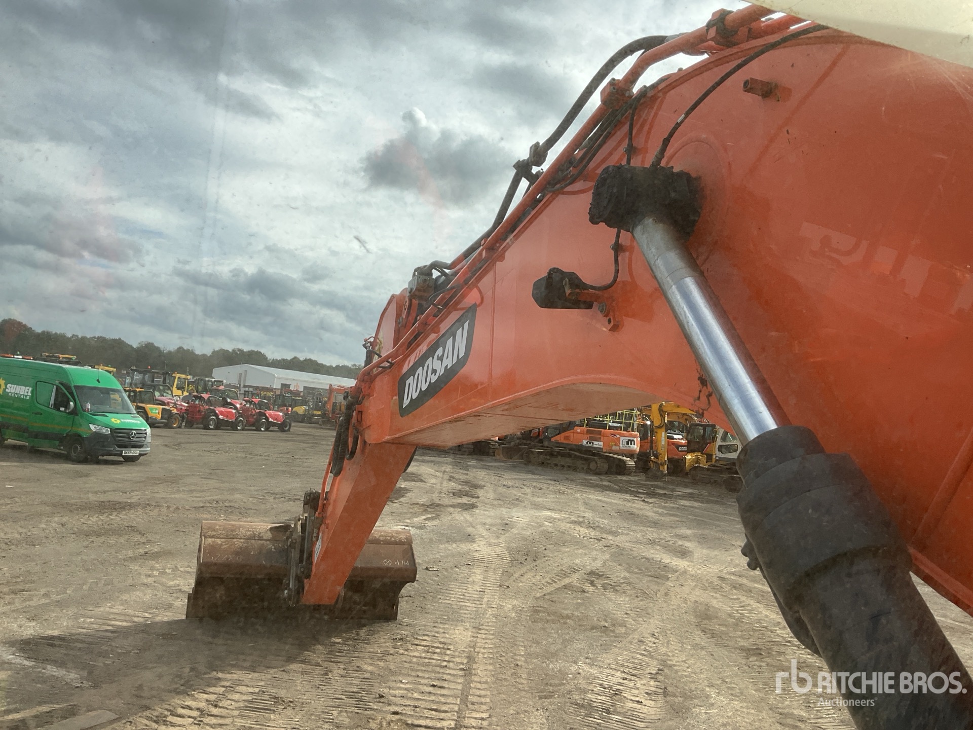 2020 Doosan DX225LC-5