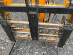 Hydraulics with Fork Positioning Cylinder (on fork carriage)