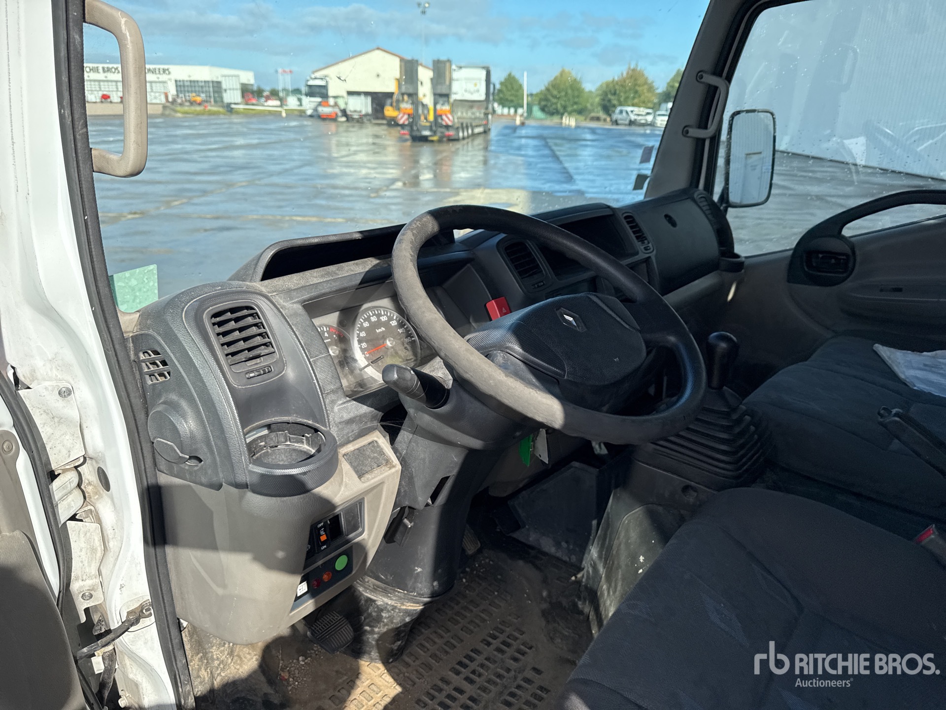 2012 Renault MAXITY 120 DXI