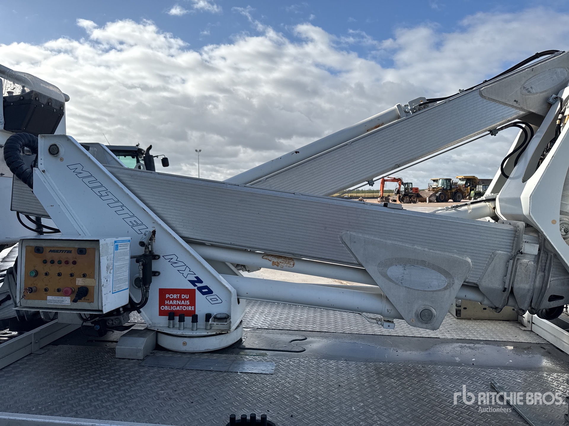 2012 Renault MAXITY 120 DXI