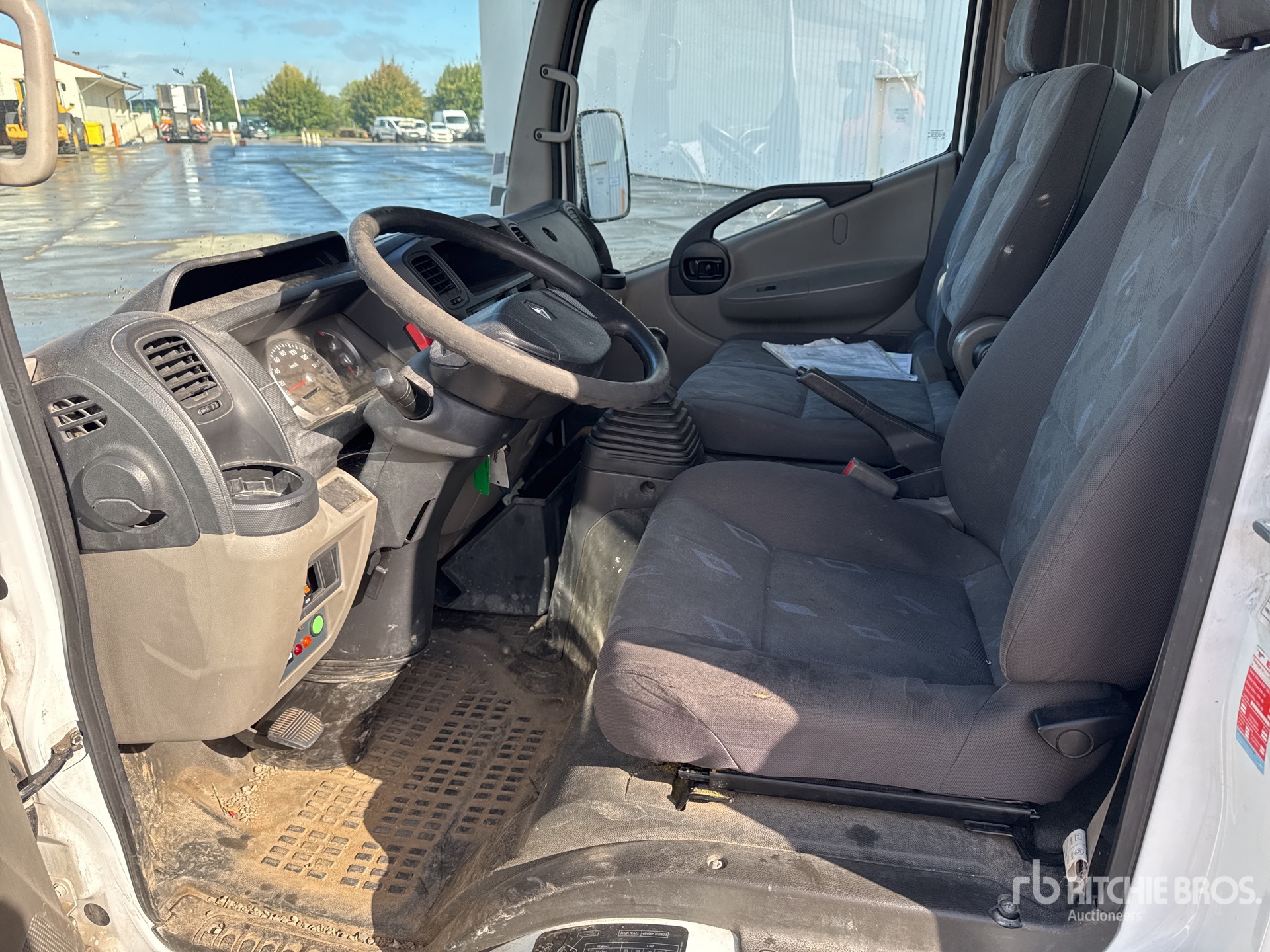 2012 Renault MAXITY 120 DXI
