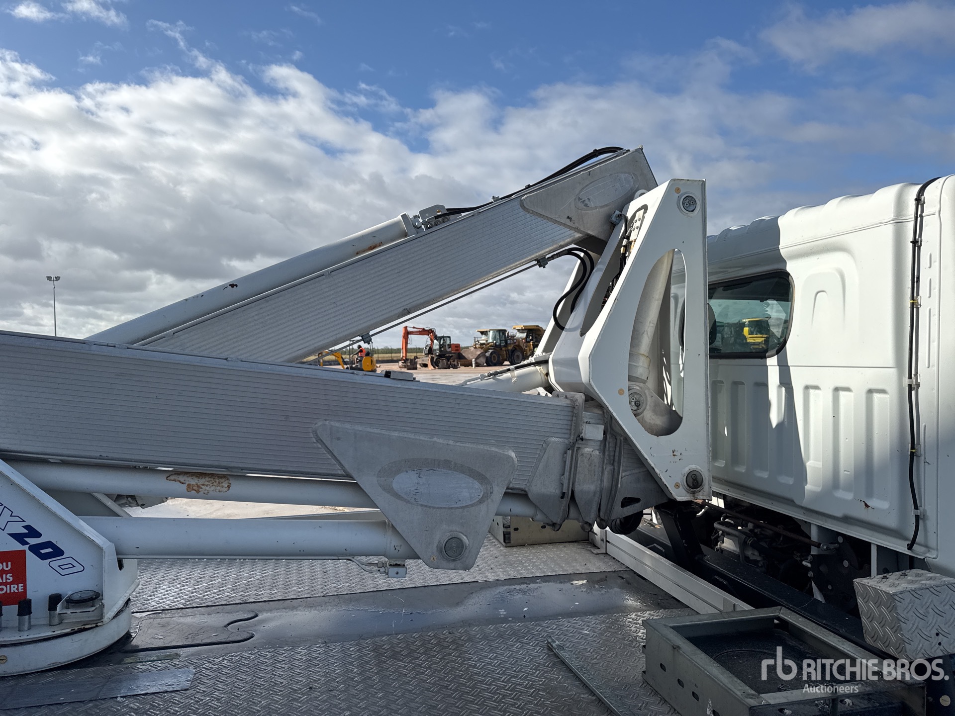 2012 Renault MAXITY 120 DXI
