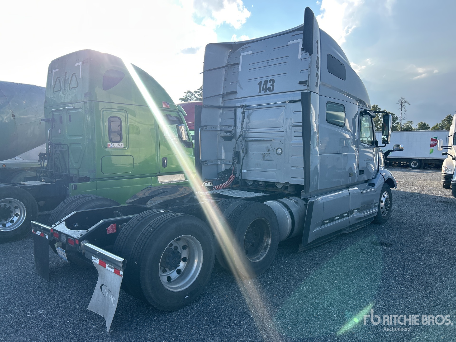 2020 Volvo VNL64T760