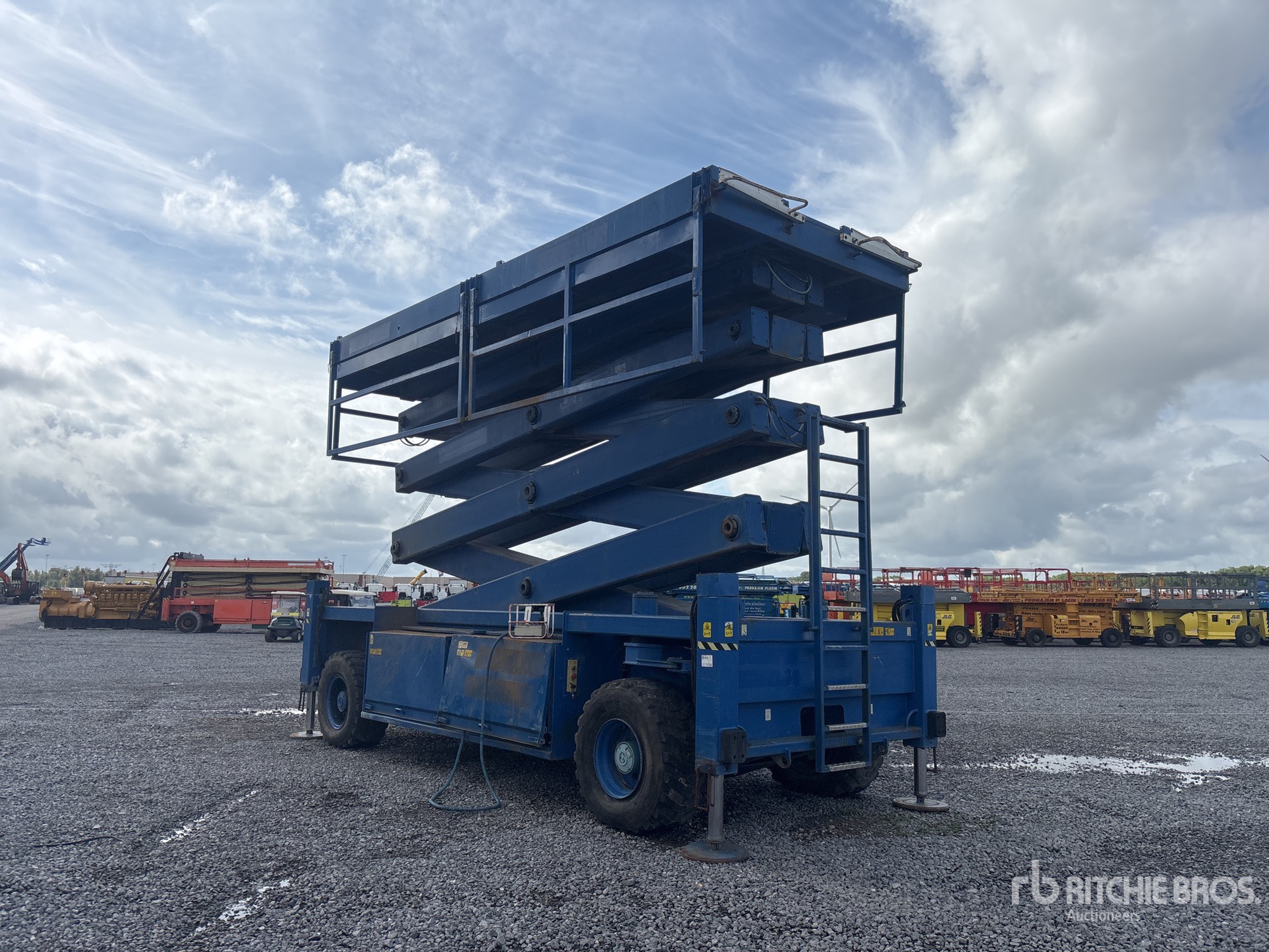 2002 Liftlux SL260-25 D4WDS/