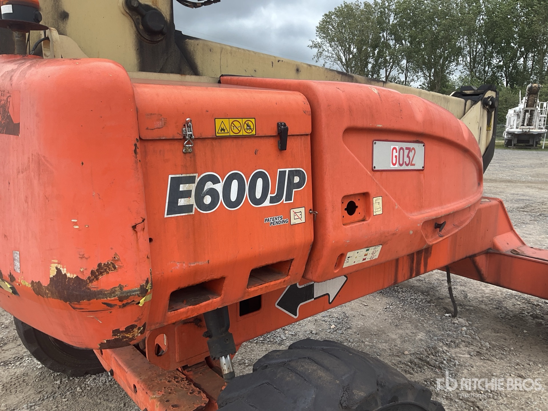 2010 JLG E600JP