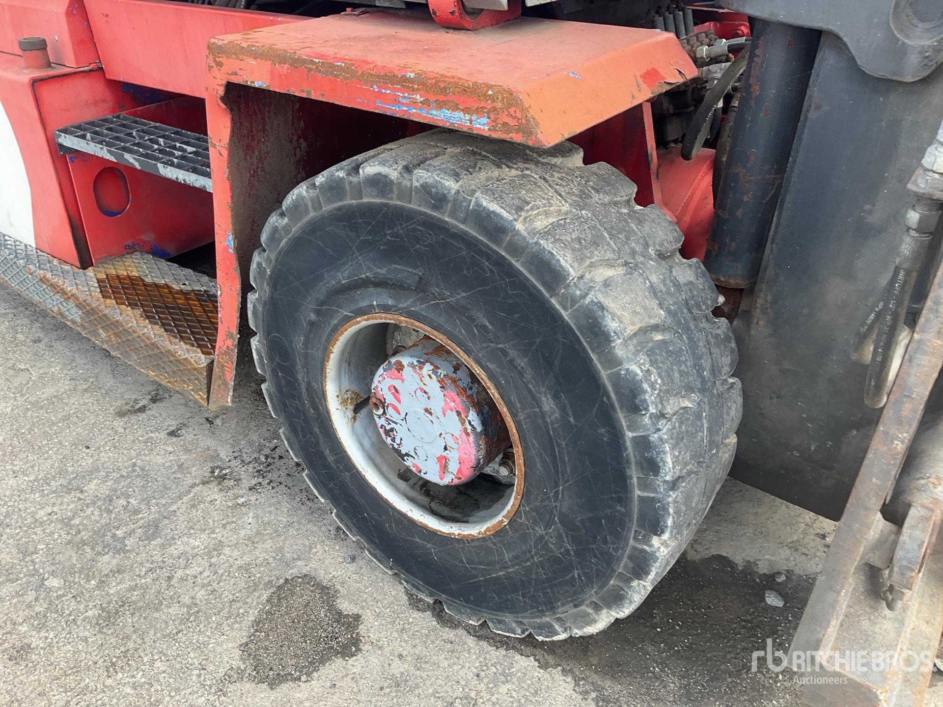 2000 Kalmar DCD80-6