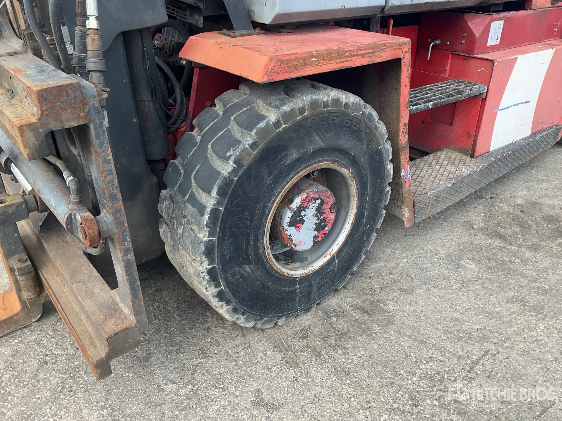 2000 Kalmar DCD80-6