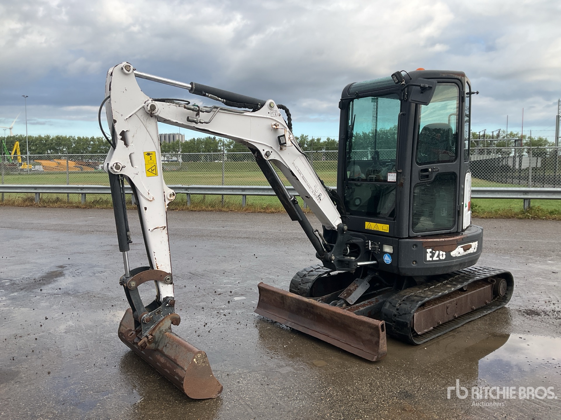 Photo of 2012 Bobcat E26