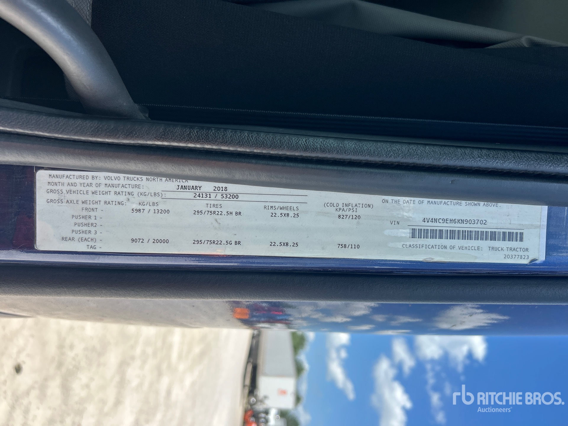 2019 Volvo VNL860