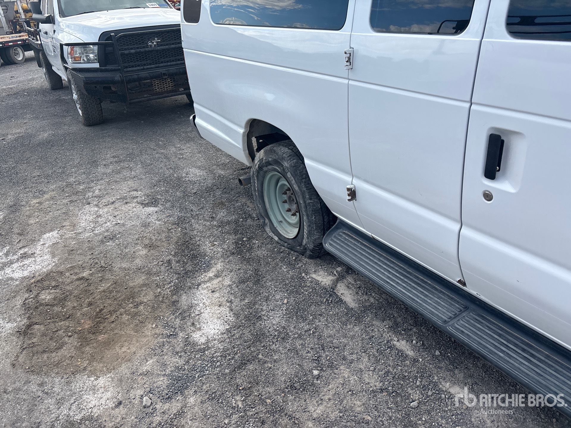 2013 Ford E-350