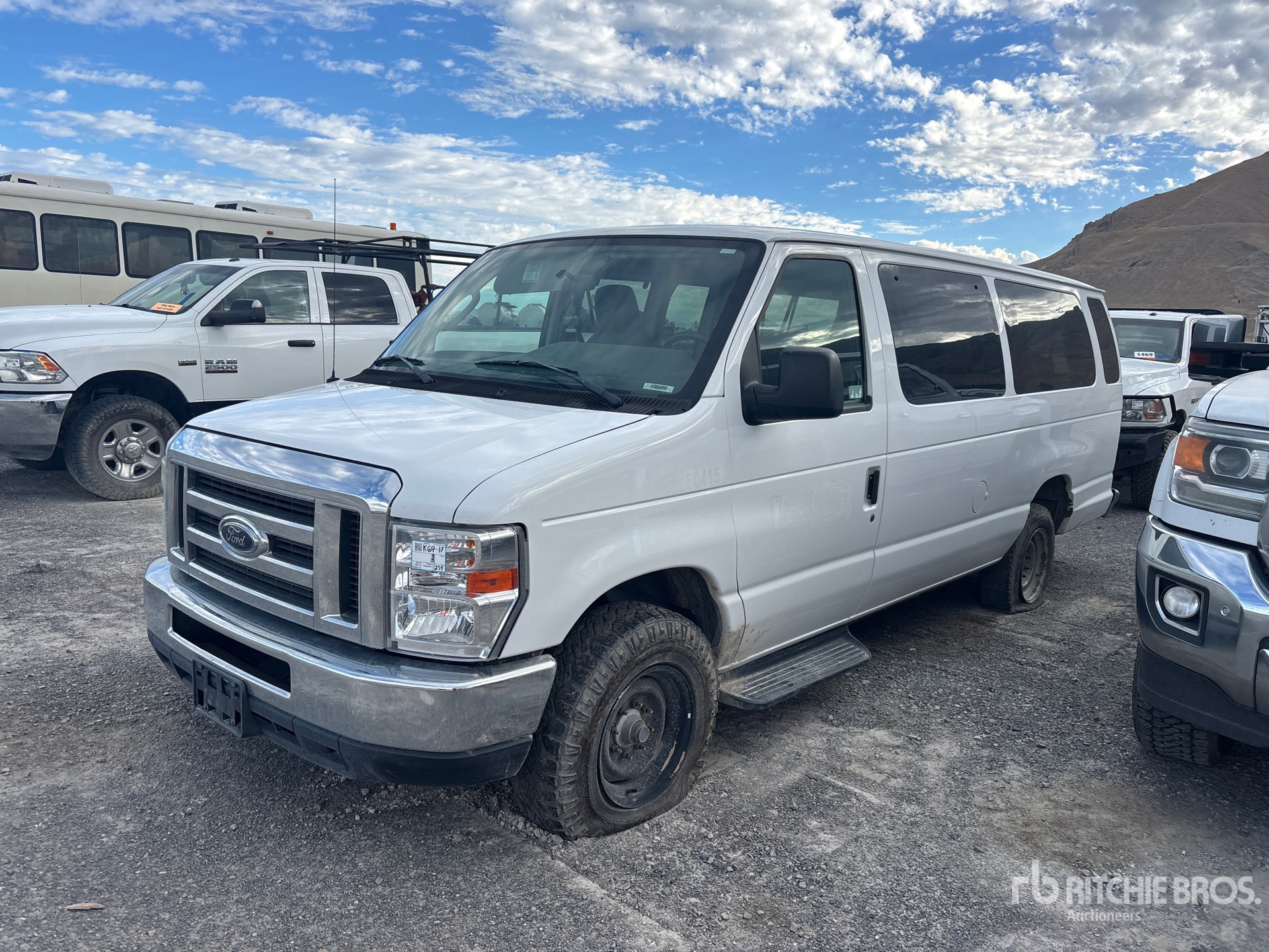 Photo of 2013 Ford E-350