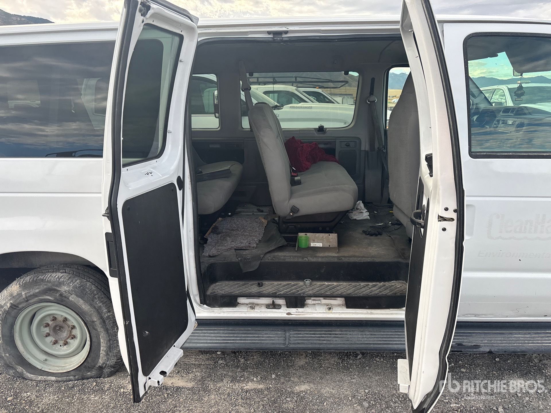 2013 Ford E-350