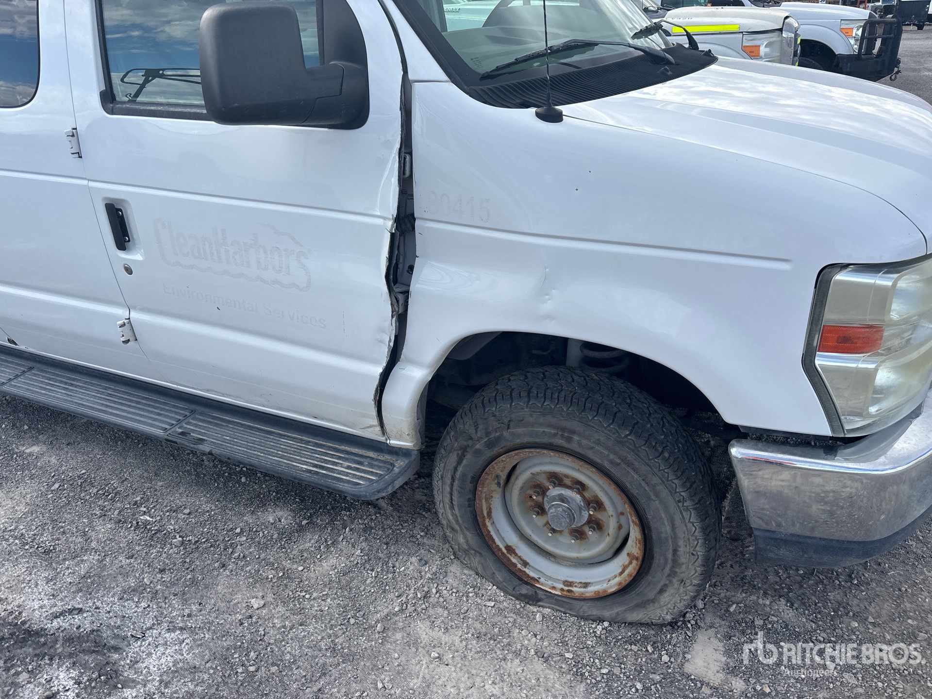 2013 Ford E-350