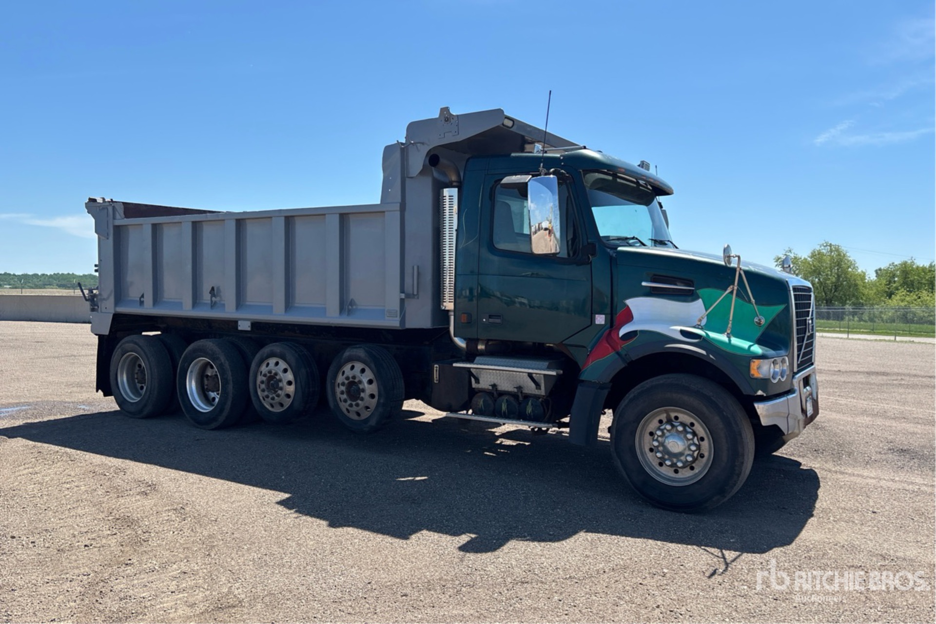 2003 Volvo VHD