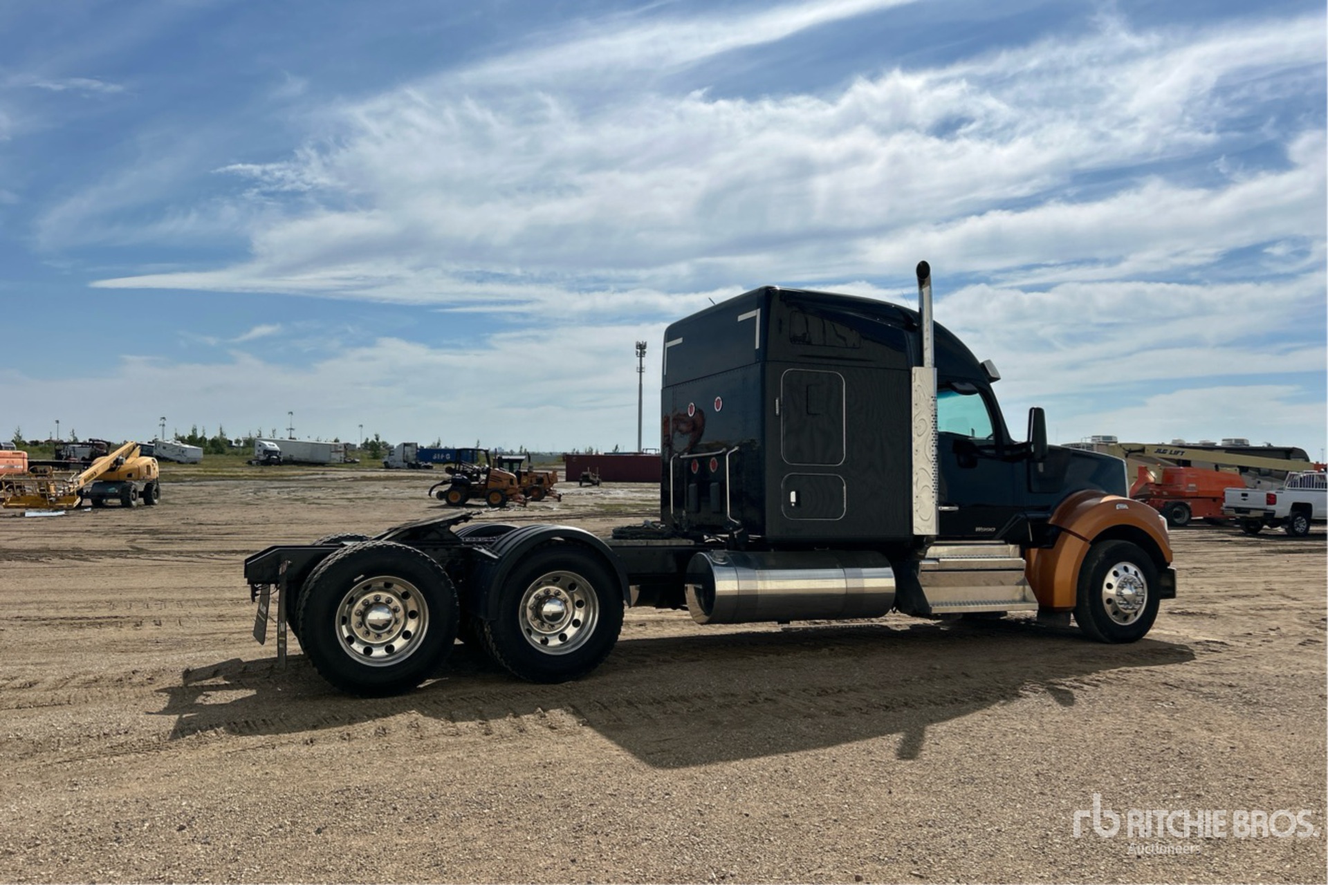 2021 Kenworth W990