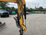 Hydraulics with Bucket Cylinder