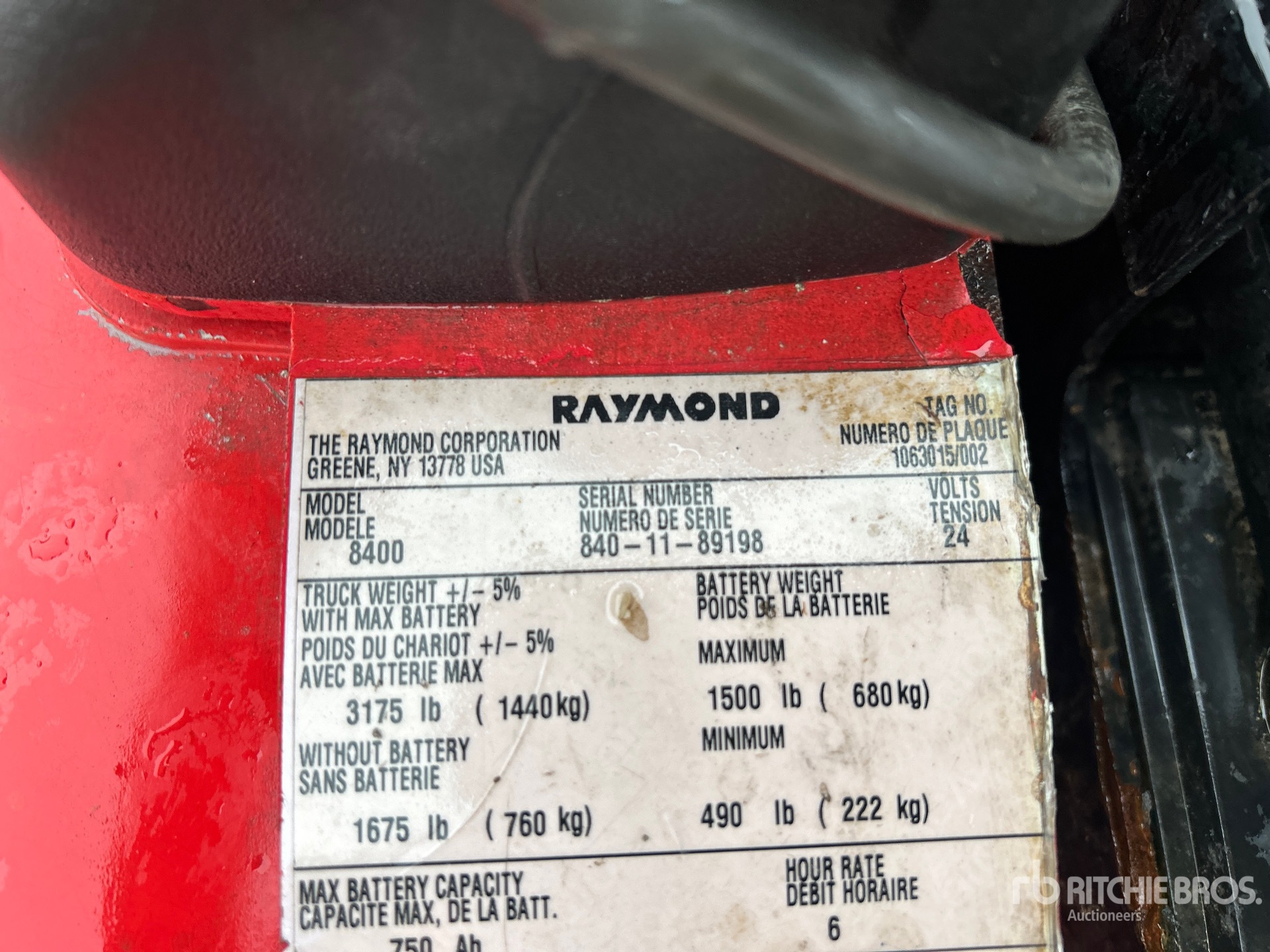 2023 Raymond 8400