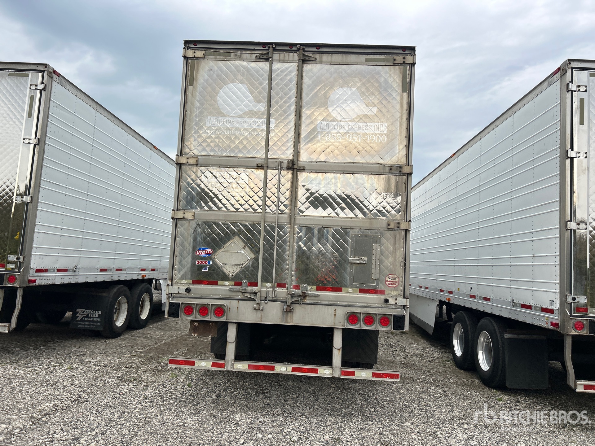2014 Utility 53 FT T/A