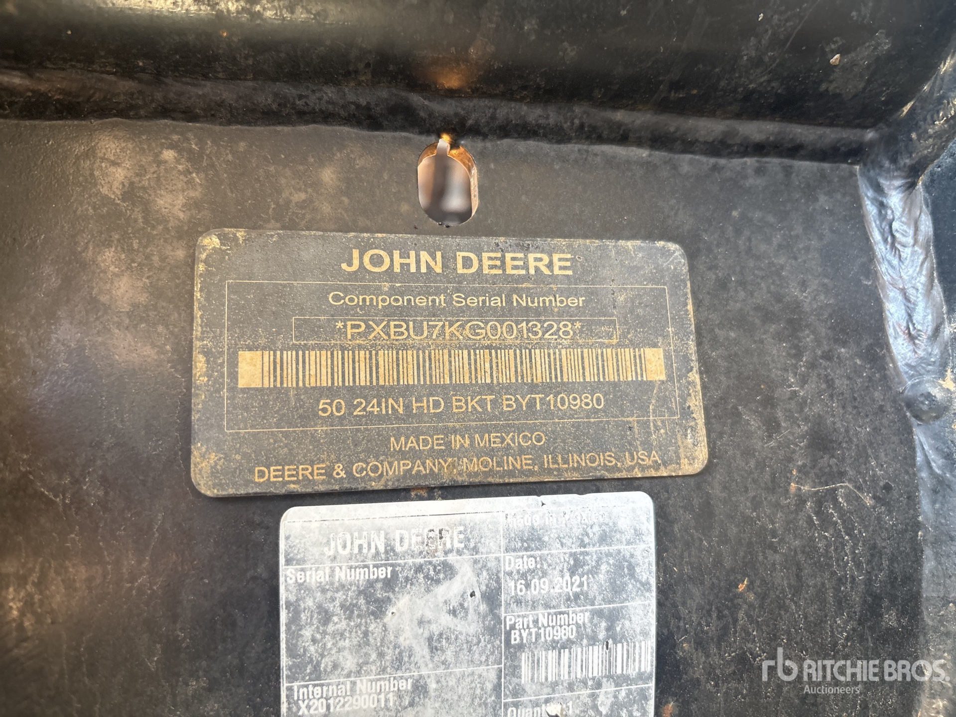John Deere 24 IN Q/C DIGGING