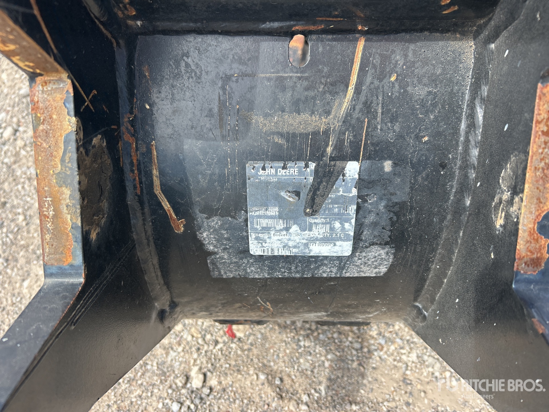 John Deere 12 IN Q/C DIGGING