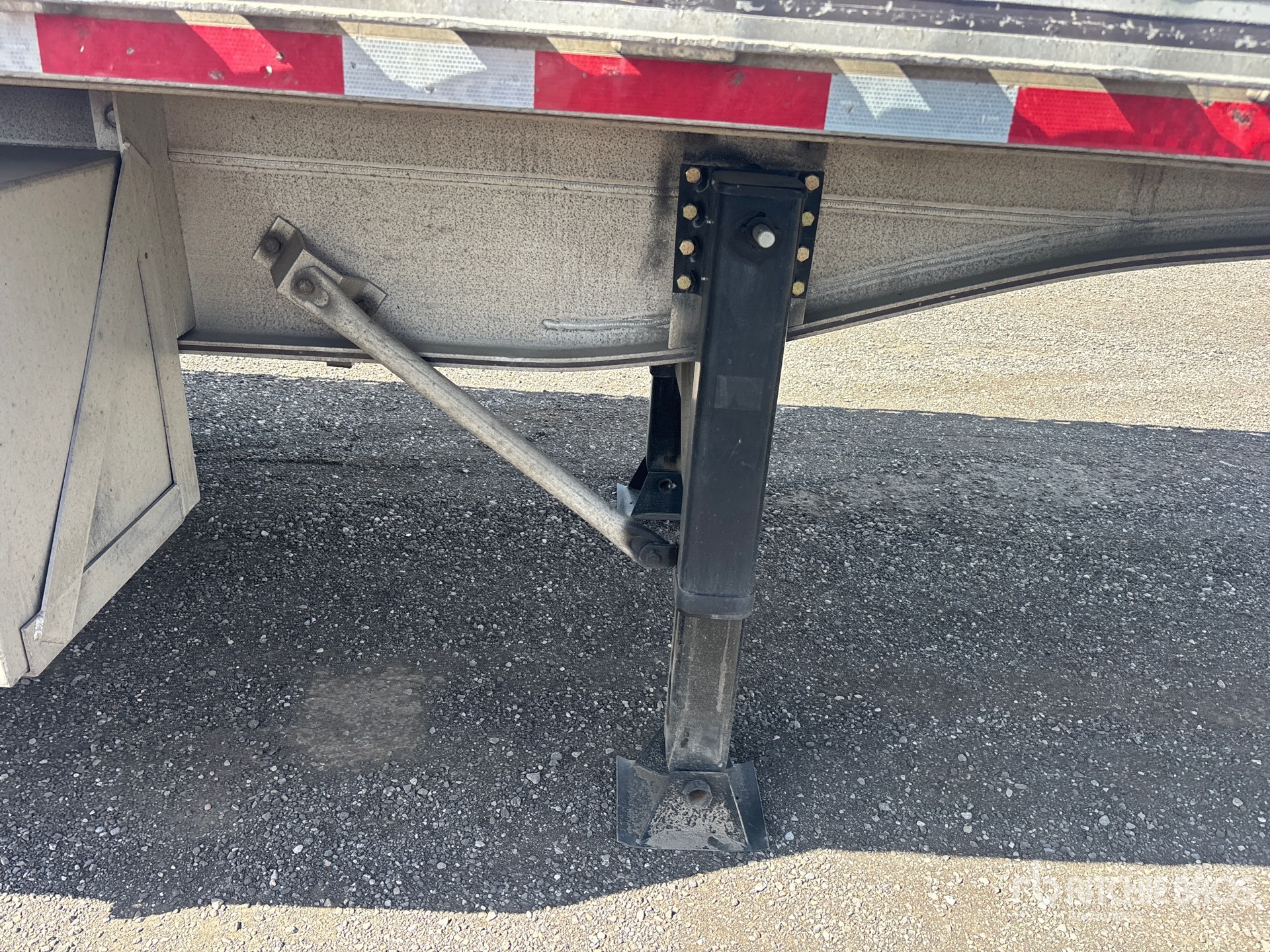 2013 Mac 32 FT TRI/A SUPER B-TRAIN LEAD