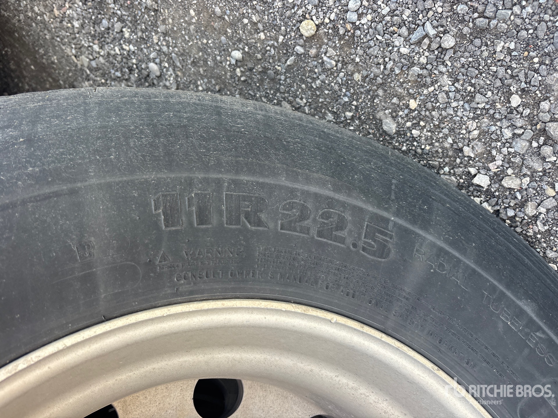 2013 Mac 32 FT TRI/A SUPER B-TRAIN LEAD