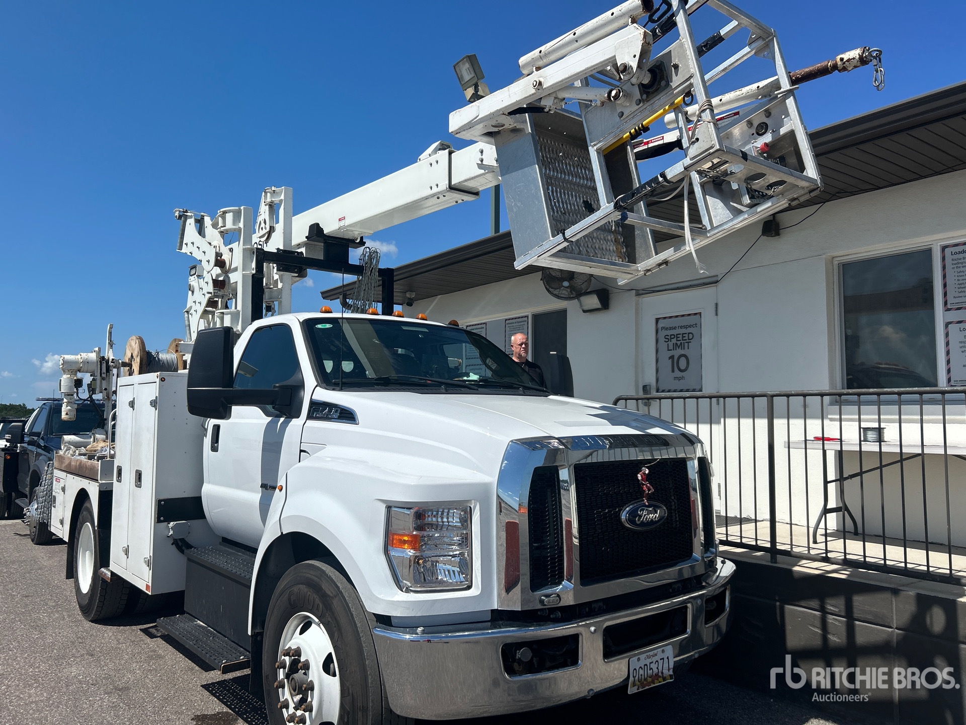 2023 Ford F-750