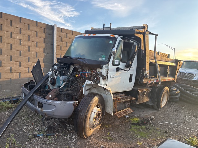 2005 International 4300 4x2 S/A Dump Truck (Inoperable)