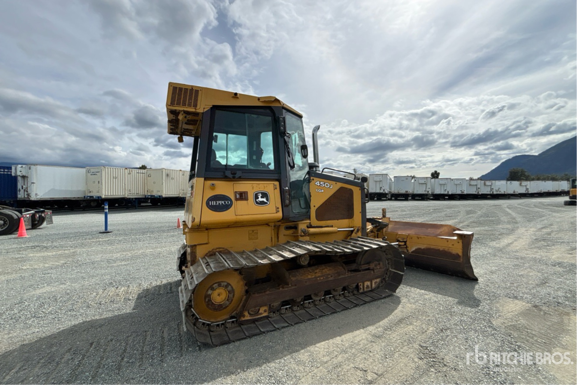 2007 John Deere 450J LGP